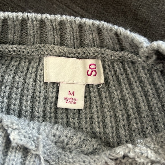 SO Brand Sweater in EUC - size medium - Picture 3 of 3